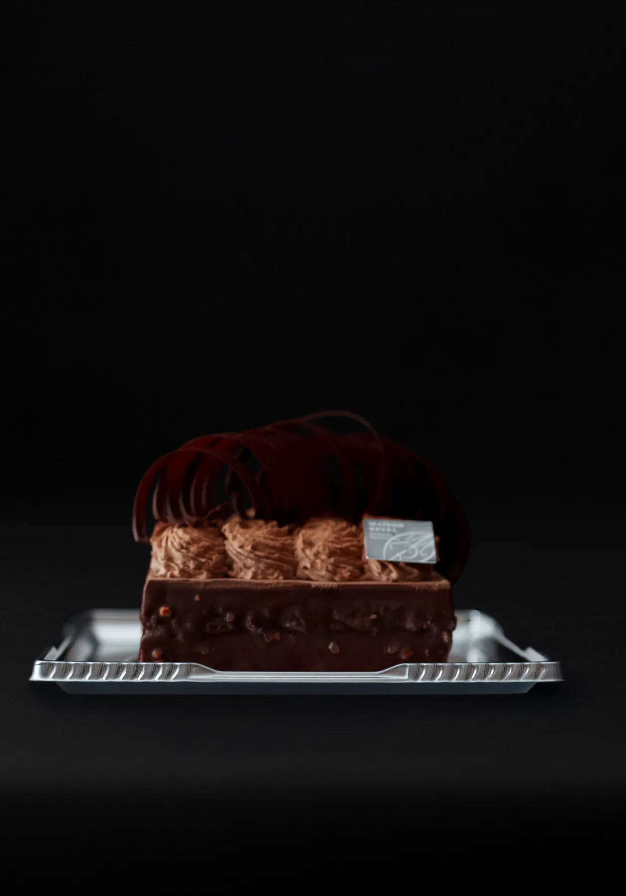 最高級ベルギーチョコレートを使ったデコレーションケーキ｜メゾンレーヴル